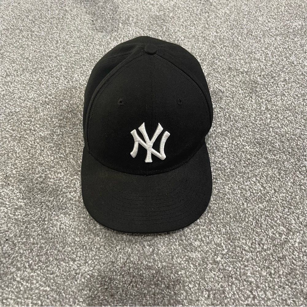 New Era Black and White NY Logo Hat